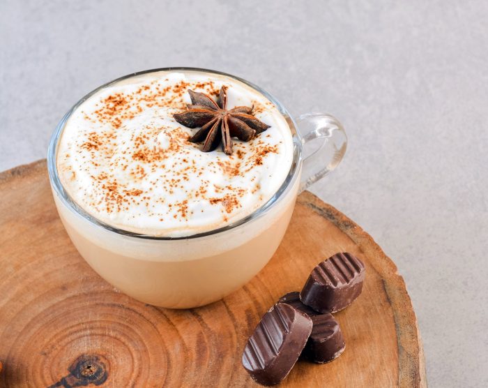 creamy-coffee-with-organic-red-maca-powder