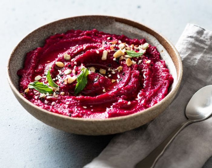 homemade-beet-hummus-with-organic-beet-root-juice-powder-min