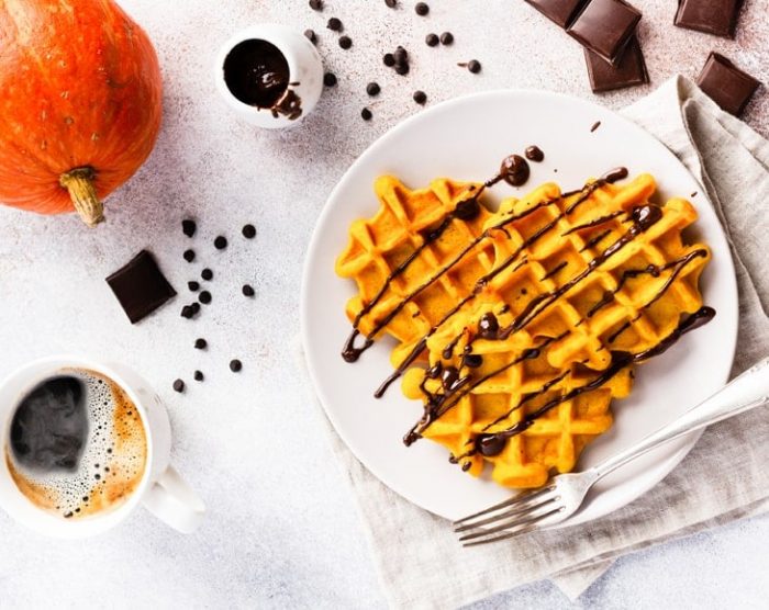 homemade-pumpkin-waffles-with-organic-pumpkin-fruit-powder-min