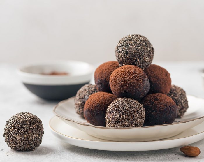 raw-energy-balls-with-organic-mesquite-powder